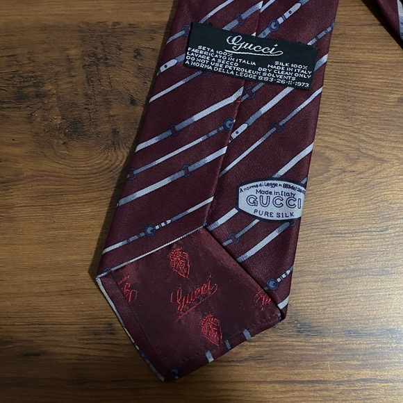 Vintage Gucci tie - Picture 3 of 3